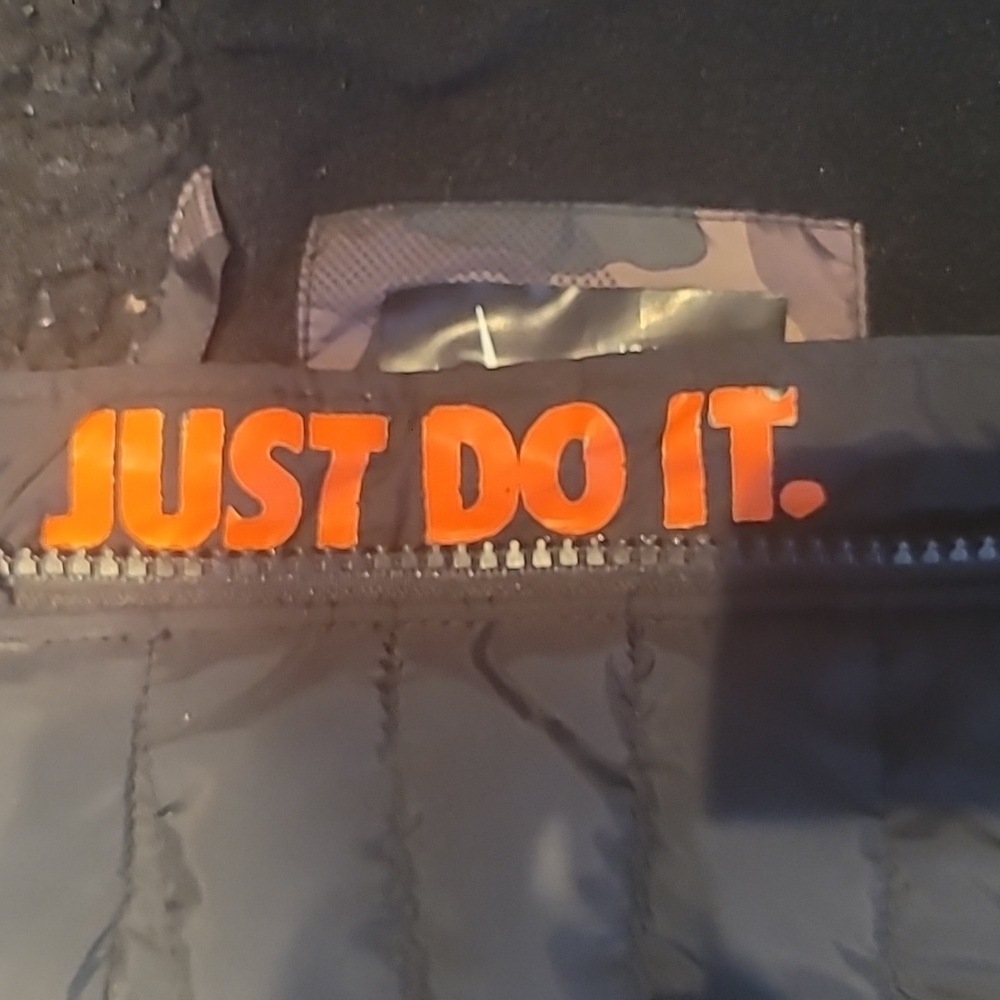 Nike Camouflage Puffer Jacket Coat Boys Size XS or 4 - Picture 6 of 10